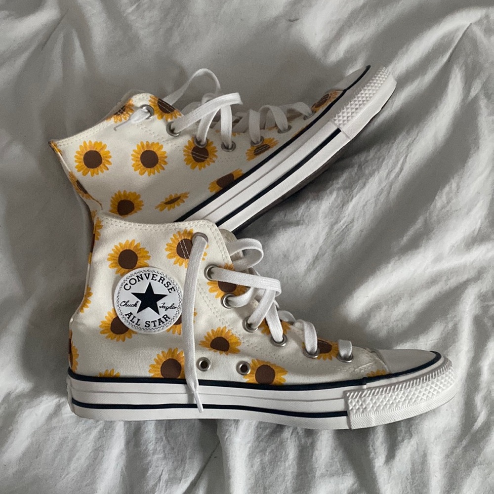 NEVER WORN converse